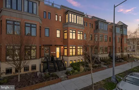 146 S Street St NW #A, Washington, DC 20001