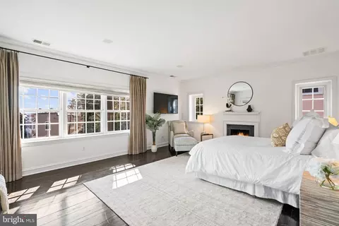 Bedroom - 1698 32nd St NW, Washington, DC 20007 photo 1 of 5