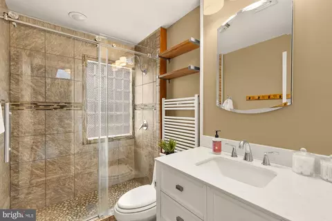 Bath - 312 9th St NE, Washington, DC 20002 photo 2 of 3