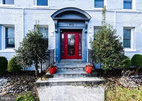 913 Quincy St NE #3, Washington, DC 20017