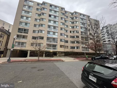 922 24th St NW #702, Washington, DC 20037
