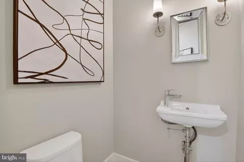 Bath - 1810 15th St NW #2, Washington, DC 20009 photo 1 of 7
