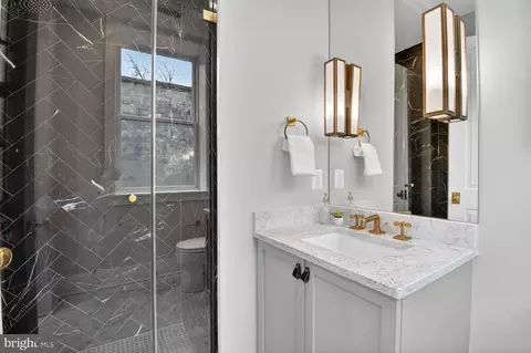 Bath - 1810 15th St NW #2, Washington, DC 20009 photo 4 of 7