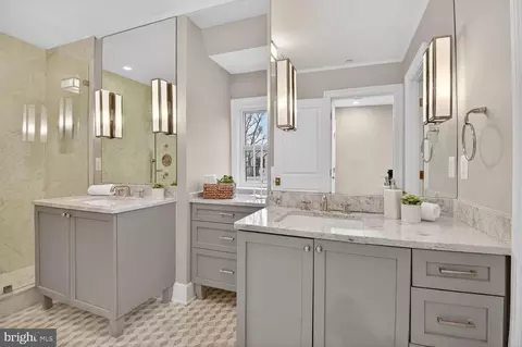 Bath - 1810 15th St NW #2, Washington, DC 20009 photo 2 of 7