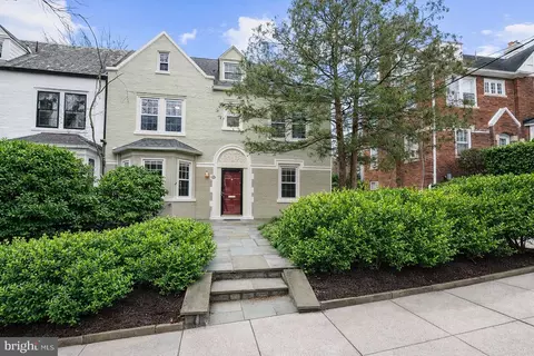 3308 Cathedral Ave NW, Washington, DC 20008