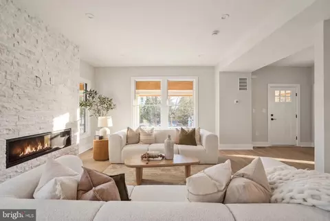 3740 Kanawha St NW, Washington, DC 20015