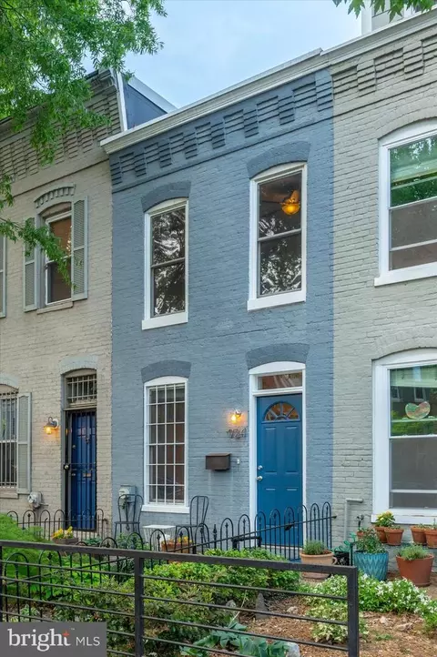 Exterior - 924 9th St NE, Washington, DC 20002 photo 5 of 5