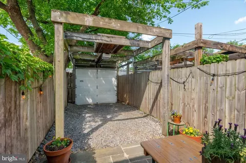 Exterior - 924 9th St NE, Washington, DC 20002 photo 2 of 5