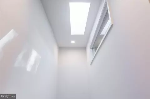 Entry Way - 924 9th St NE, Washington, DC 20002 photo 3 of 3
