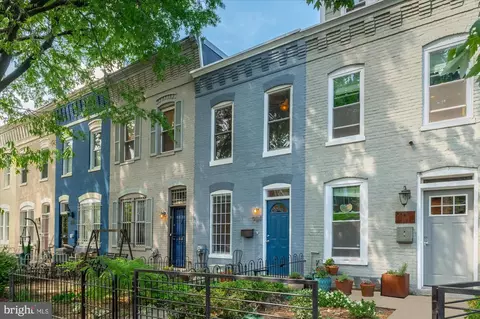 Exterior - 924 9th St NE, Washington, DC 20002 photo 4 of 5