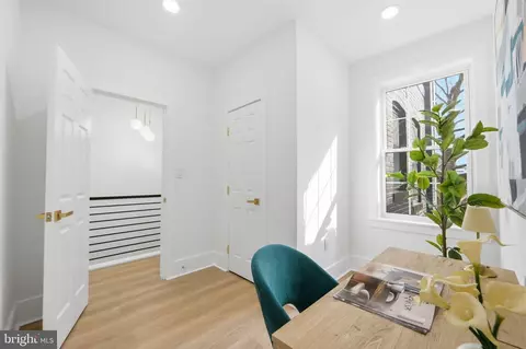 Entry Way - 325 14th St NE, Washington, DC 20002 photo 11 of 11