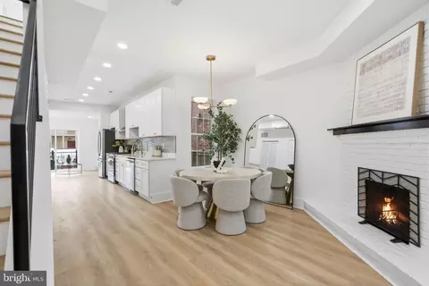 Entry Way - 325 14th St NE, Washington, DC 20002 photo 3 of 11