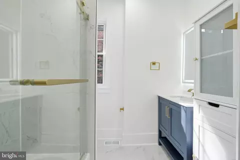 Bath - 325 14th St NE, Washington, DC 20002 photo 3 of 4