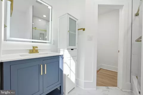 Bath - 325 14th St NE, Washington, DC 20002 photo 4 of 4