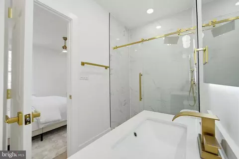 Bath - 325 14th St NE, Washington, DC 20002 photo 2 of 4