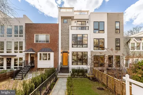 3726 R St NW, Washington, DC 20007