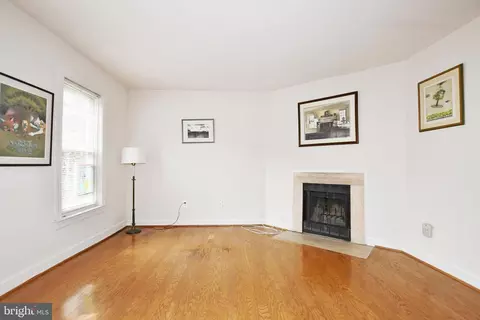 Living - 35 14th St NE #35, Washington, DC 20002 photo 6 of 6