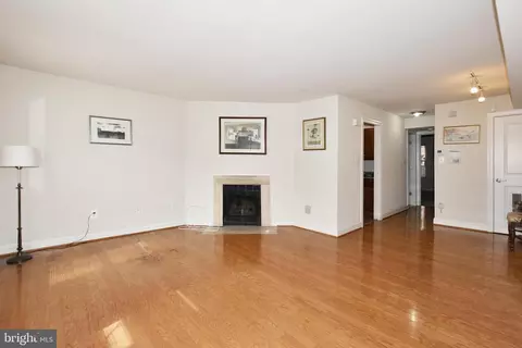 Living - 35 14th St NE #35, Washington, DC 20002 photo 2 of 6
