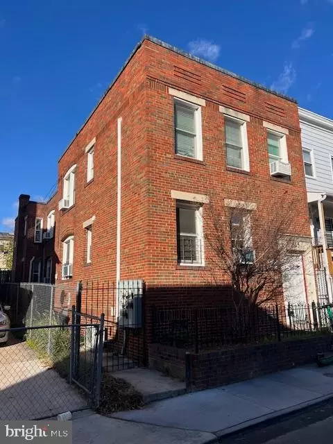 615 Newton Pl NW, Washington, DC 20010