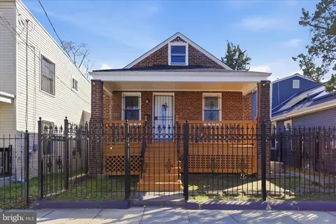 4029 Gault Pl NE, Washington, DC 20019