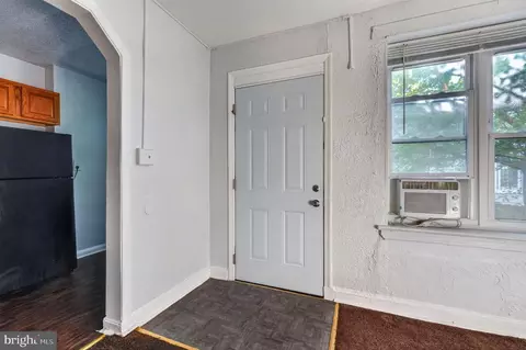Entry Way - 4636 Hillside Rd SE, Washington, DC 20019 photo 3 of 7
