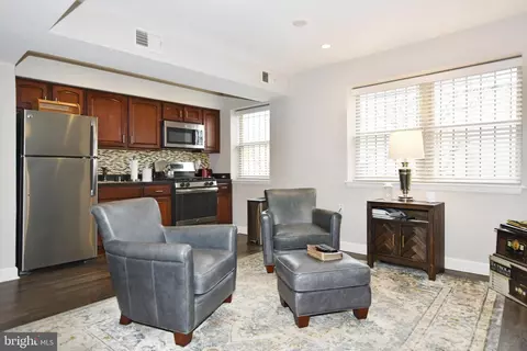 2900 Pomeroy Rd SE #104, Washington, DC 20020