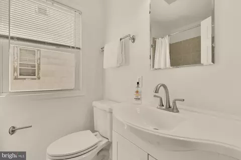 Bath - 2425 Perry St NE, Washington, DC 20018 photo 4 of 7