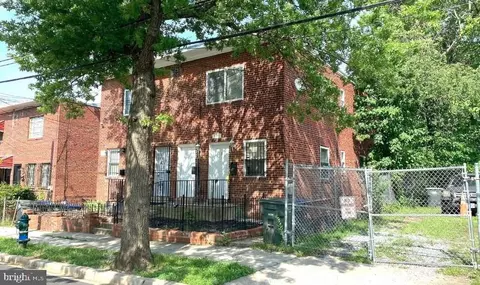 321 54th St NE, Washington, DC 20019