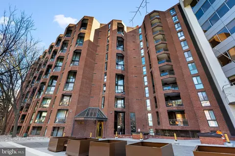 1099 22nd St NW #807, Washington, DC 20037