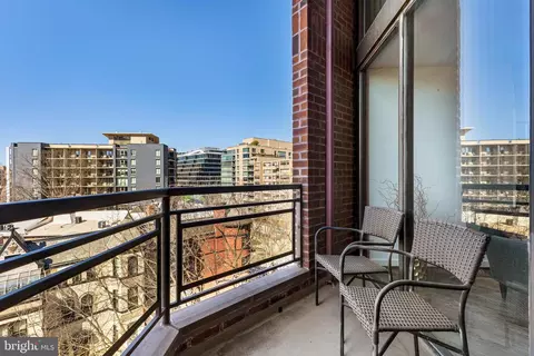 1099 22nd St NW #807, Washington, DC 20037