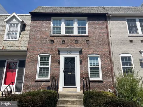 3621 T St NW, Washington, DC 20007