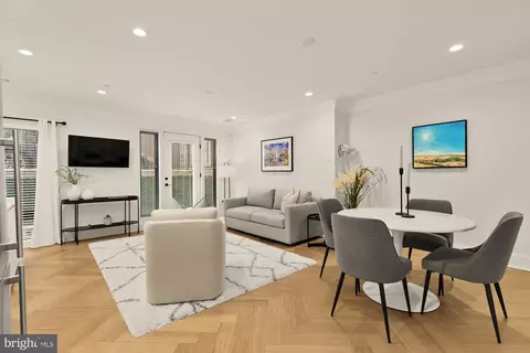 2630 39th St NW #1, Washington, DC 20007