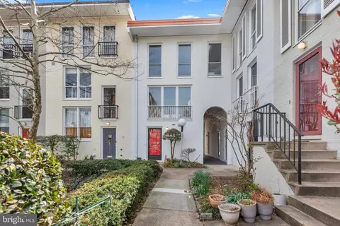 164 G St SW #144, Washington, DC 20024