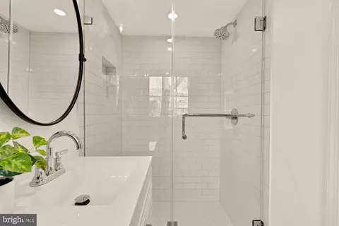 Bath - 4415 Volta Pl NW, Washington, DC 20007 photo 6 of 6
