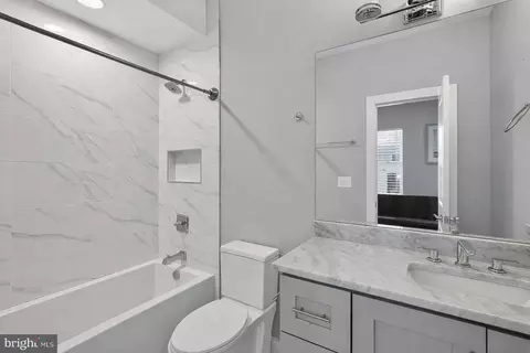 Bath - 1253 Mount Olivet Rd NE #3, Washington, DC 20002 photo 2 of 3