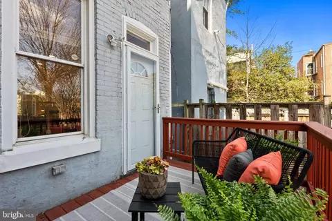 Exterior - 633 12th St NE, Washington, DC 20002 photo 4 of 12