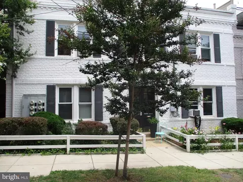 1923 35th Pl NW, Washington, DC 20007