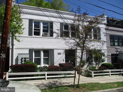 1923 35th Pl NW, Washington, DC 20007