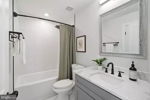 3922 3rd St NW #2, Washington, DC 20011 photo 27