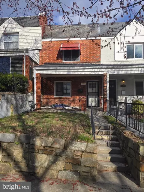 311 35th St NE, Washington, DC 20019