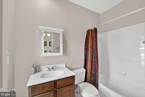 Bath - 814 3rd St SE, Washington, DC 20003 photo 1 of 2