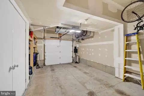 Entry Way - 814 3rd St SE, Washington, DC 20003 photo 4 of 5