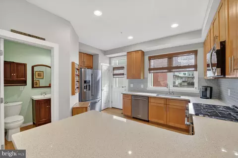 Other - 814 3rd St SE, Washington, DC 20003 photo 5 of 21