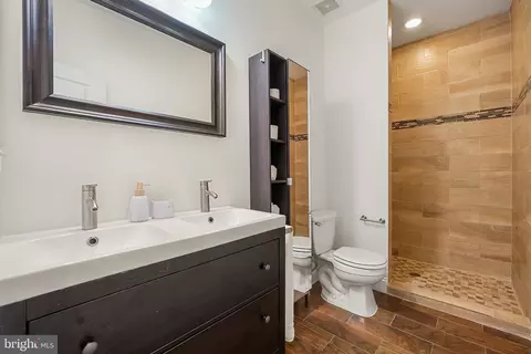 Bath - 11 S Street Nw Unit 1 NW, Washington, DC 20001 photo 3 of 3