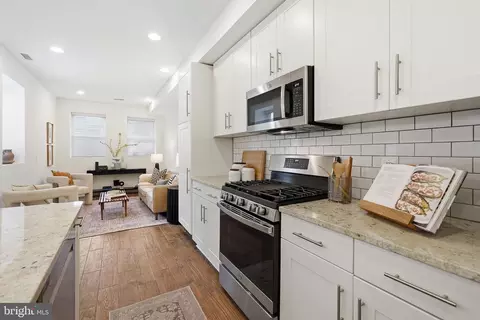 Entry Way - 11 S Street Nw Unit 1 NW, Washington, DC 20001 photo 3 of 6