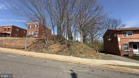 5220 Banks Pl NE, Washington, DC 20019