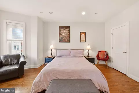 Bedroom - 330 U St NW, Washington, DC 20001 photo 4 of 5