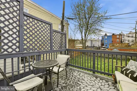 Exterior - 330 U St NW, Washington, DC 20001 photo 4 of 6