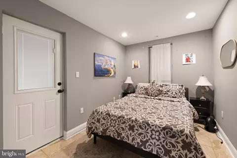 Bedroom - 330 U St NW, Washington, DC 20001 photo 5 of 5