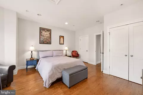 Bedroom - 330 U St NW, Washington, DC 20001 photo 3 of 5